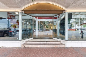 723-725 Howard Ave, New Orleans, LA for lease Building Photo- Image 2 of 11