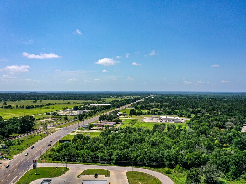 5.6 Ac Hwy 19 S, Trinity, TX à vendre - Photo du bâtiment - Image 2 de 9