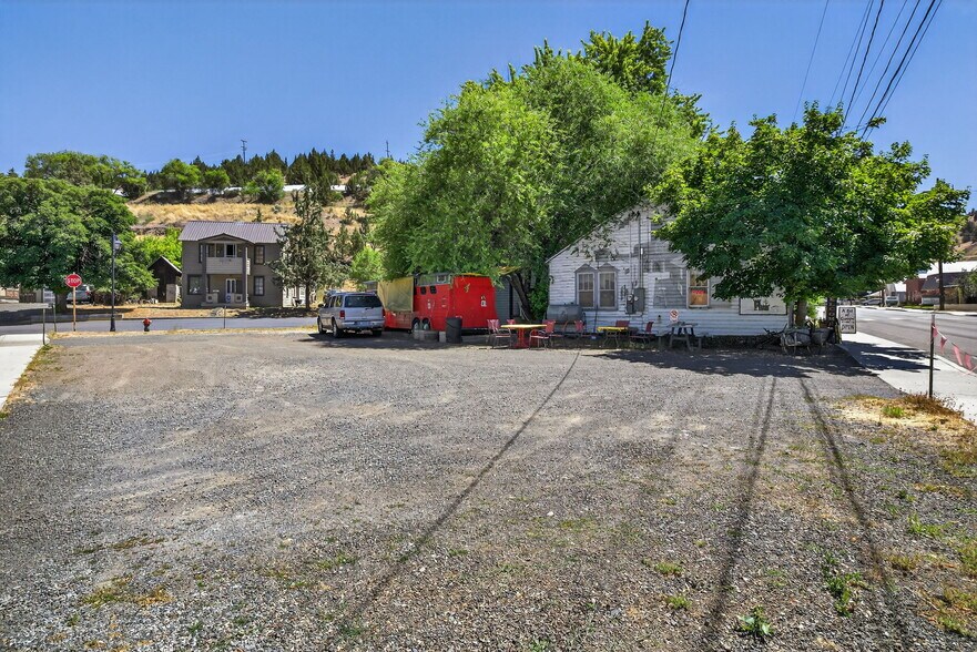 234 S Canyon Blvd, John Day, OR à vendre - Photo du bâtiment - Image 3 de 20