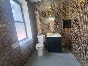 25-89 Steinway St, Astoria, NY for lease Interior Photo- Image 2 of 5