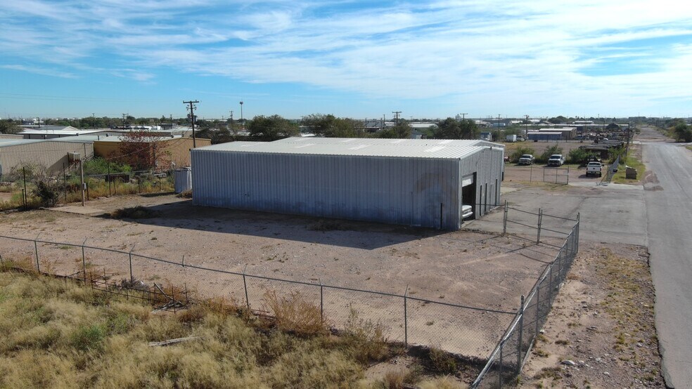 1609 E Taylor Ave, Midland, TX à louer - Photo du bâtiment - Image 3 de 20