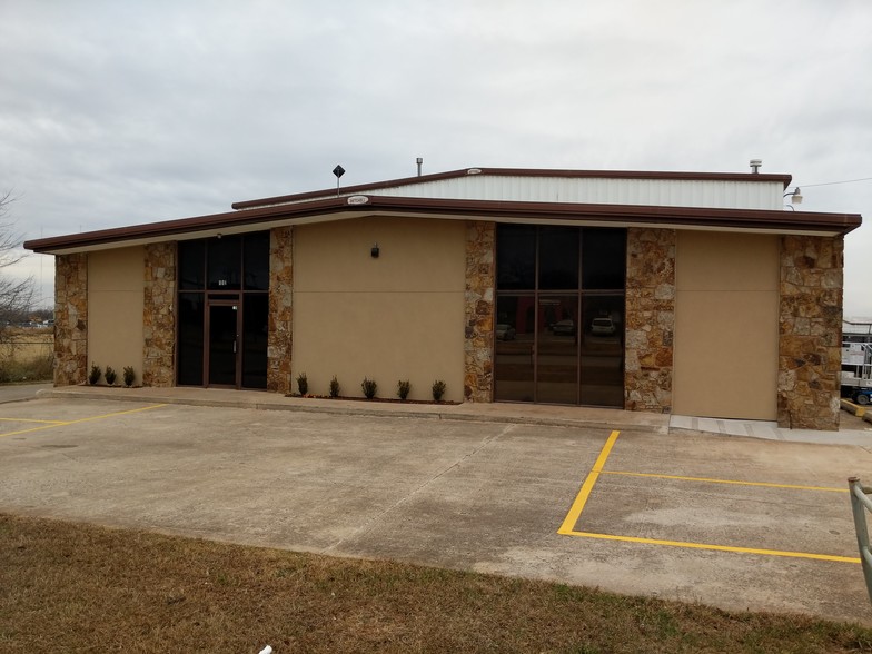 801 SE 59th St, Oklahoma City, OK for lease - Building Photo - Image 3 of 18