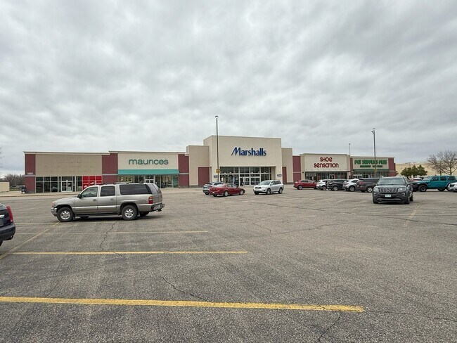 Plus de détails pour 1001 18th Ave NW, Austin, MN - Commerce de détail à louer