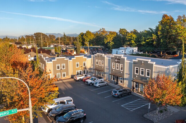 Plus de détails pour 110 3rd St, Lynden, WA - Bureau/Commerce de détail à louer