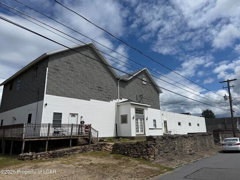 222 Lincoln St, Dupont, PA à vendre - Photo principale - Image 1 de 19
