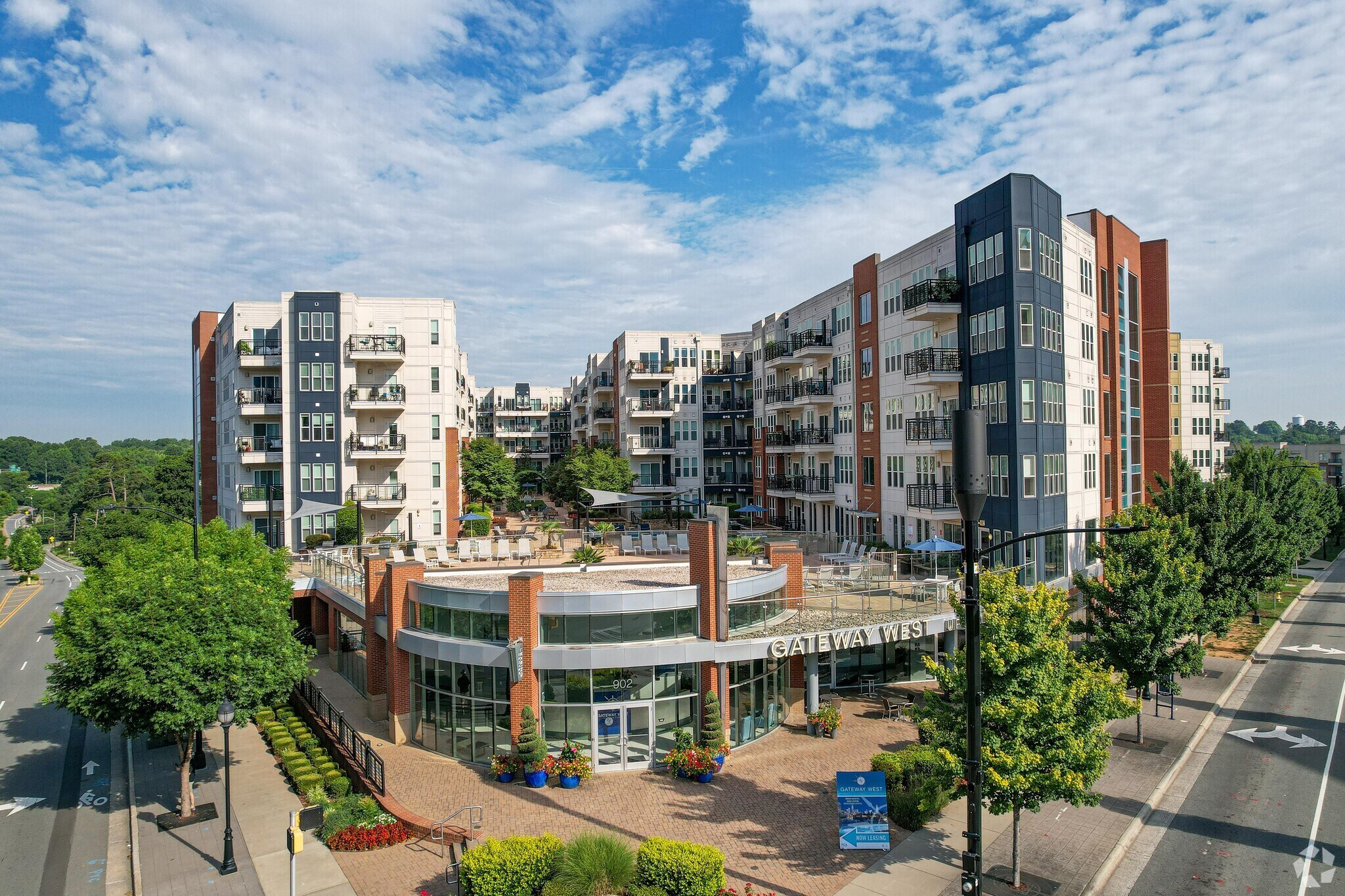 902 W 4th St, Charlotte, NC for lease Building Photo- Image 1 of 2