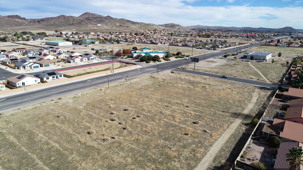 1 Rosamond Blvd, Rosamond, CA à vendre - Photo du bâtiment - Image 2 de 4
