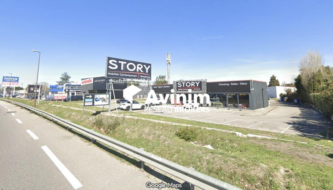 Retail in Avignon for lease Building Photo- Image 1 of 8