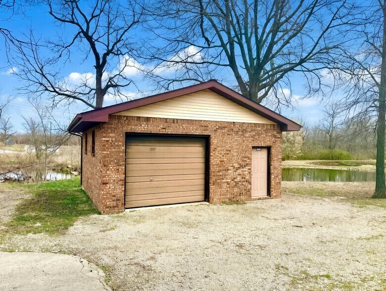 806 Progress dr, Farmington, MO for lease - Primary Photo - Image 1 of 5