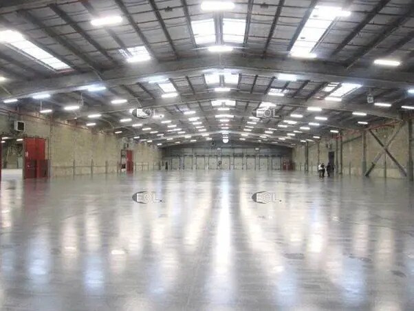 Industrial in Compans for lease - Interior Photo - Image 3 of 10