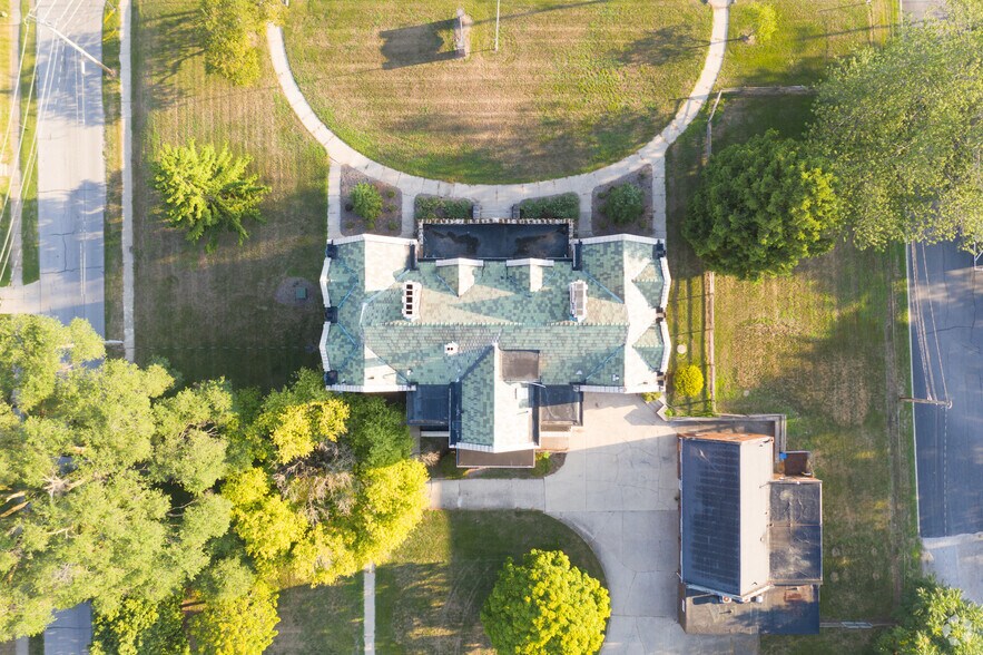 541 W Wooster St, Bowling Green, OH à louer - Photo du bâtiment - Image 3 de 6