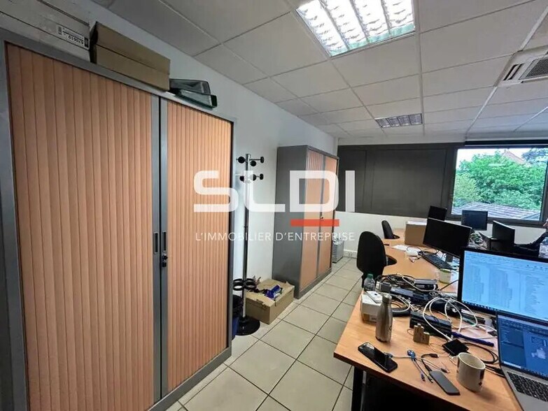 Office in Limas for sale - Interior Photo - Image 3 of 8