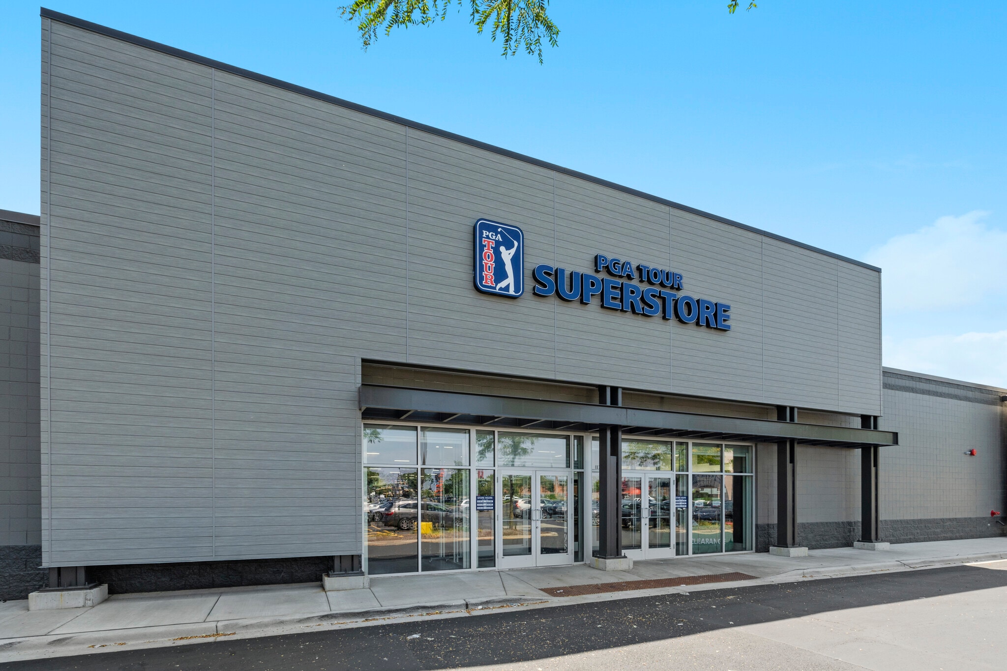 Fullerton Plaza portfolio of 4 properties for sale on LoopNet.ca Primary Photo- Image 1 of 4