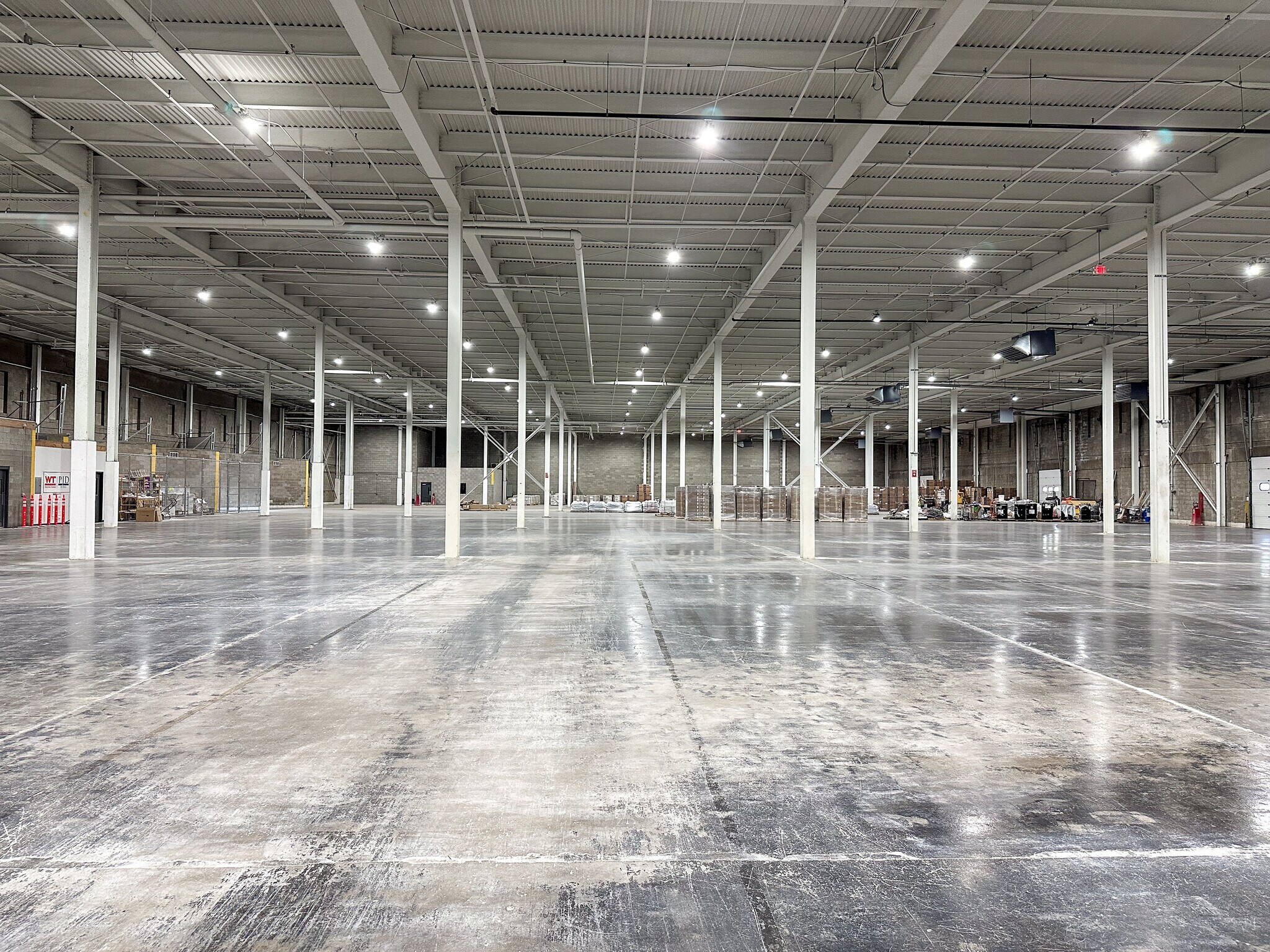 1600 W Carson St, Pittsburgh, PA for lease Interior Photo- Image 1 of 8