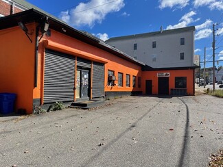 Plus de détails pour 208 BERNON St, Woonsocket, RI - Vente au détail à vendre