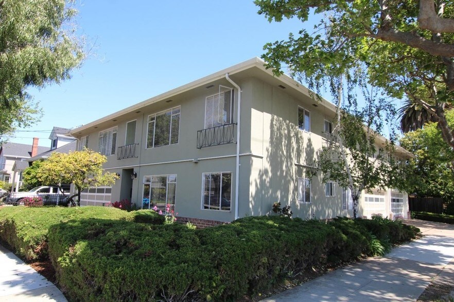 2 Arundel Rd, Burlingame, CA à vendre - Photo du bâtiment - Image 3 de 15