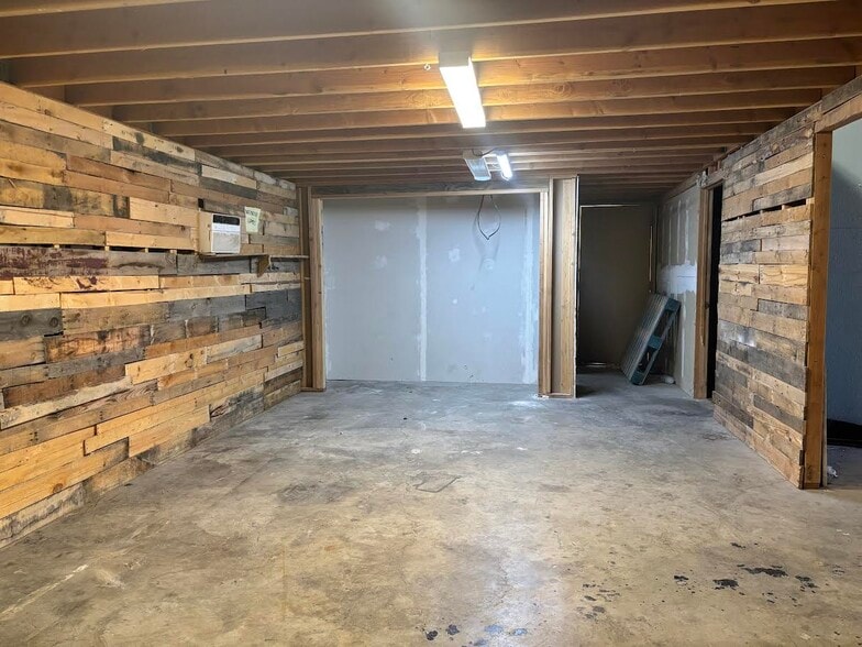 3413 N Jones Blvd, Las Vegas, NV for lease - Interior Photo - Image 3 of 12