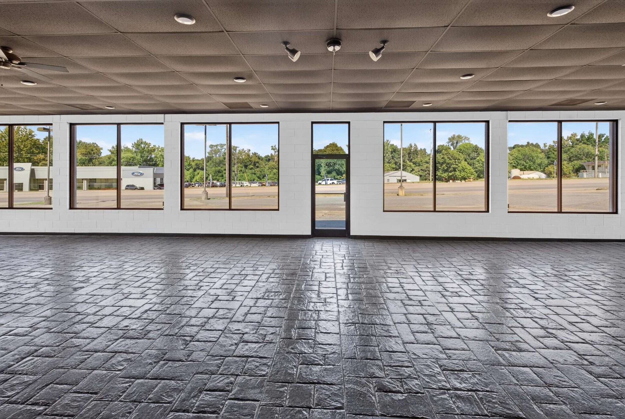 620 Missouri 25, Dexter, MO for lease Interior Photo- Image 1 of 3