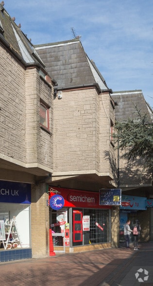 28-58 La Porte Precinct, Grangemouth à vendre - Photo principale - Image 1 de 9