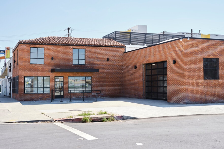 3626 W Jefferson Blvd, Los Angeles, CA à louer - Photo du bâtiment - Image 1 de 12
