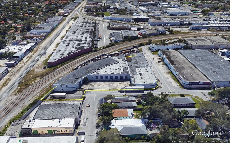 350-370 NE 75th St, Miami, FL à louer - Photo du bâtiment - Image 3 de 33