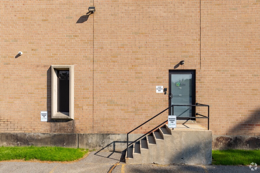 100-106 South St, Hopkinton, MA à louer - Photo du bâtiment - Image 3 de 5
