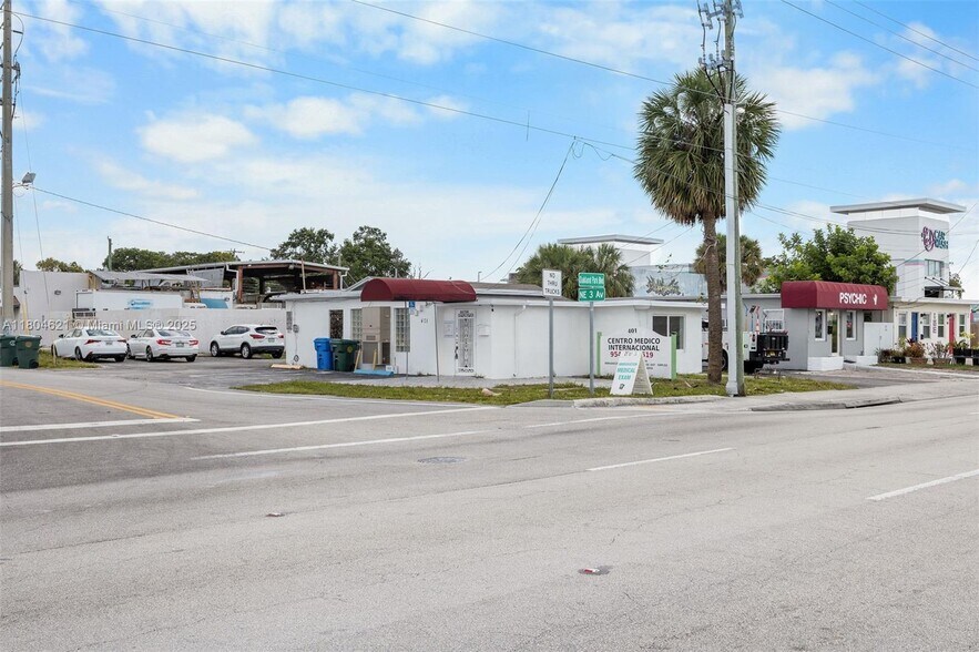 401 E Oakland Park Blvd, Fort Lauderdale, FL à vendre - Photo du bâtiment - Image 2 de 16