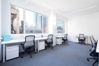 33 W 60th St, New York, NY à louer Photo intérieure- Image 2 de 16