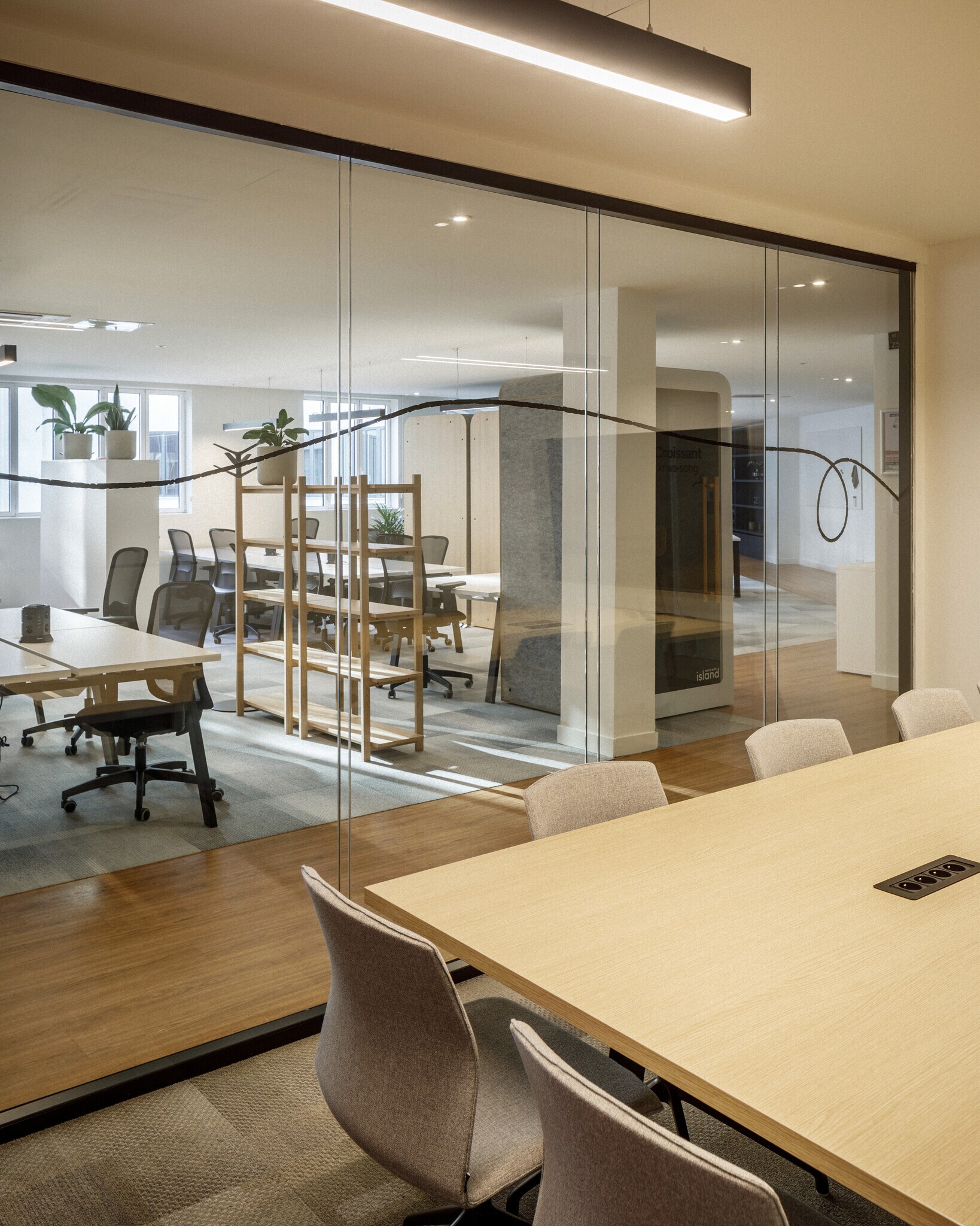 32 Rue René Boulanger, Paris for lease Interior Photo- Image 1 of 7