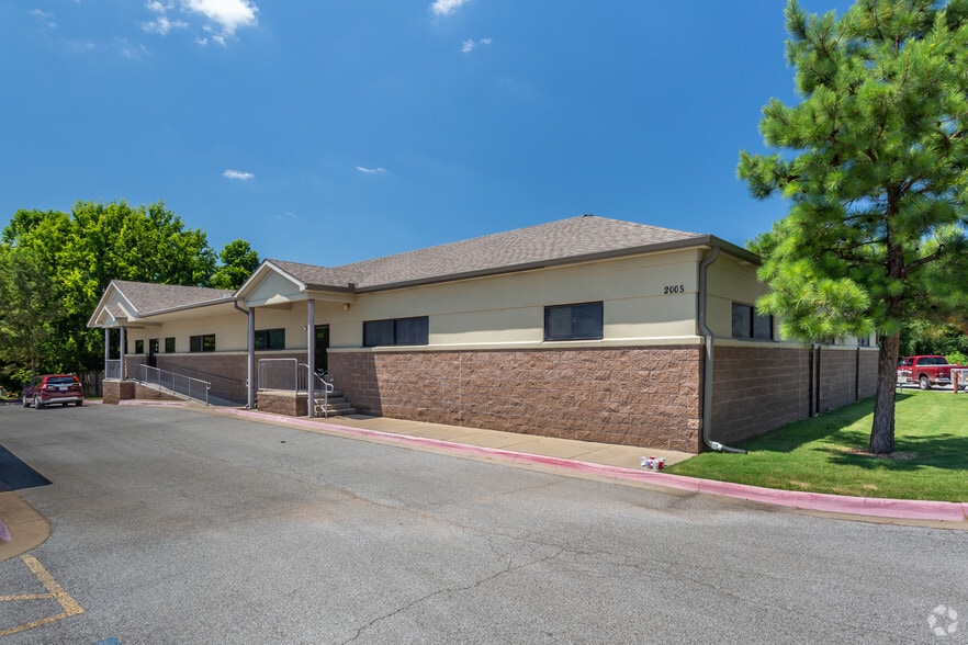 2005 SE Walton Blvd, Bentonville, AR for sale - Building Photo - Image 2 of 2