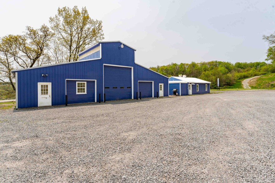 7584 Old Route 73, Bruceton Mills, WV à vendre - Photo principale - Image 1 de 1