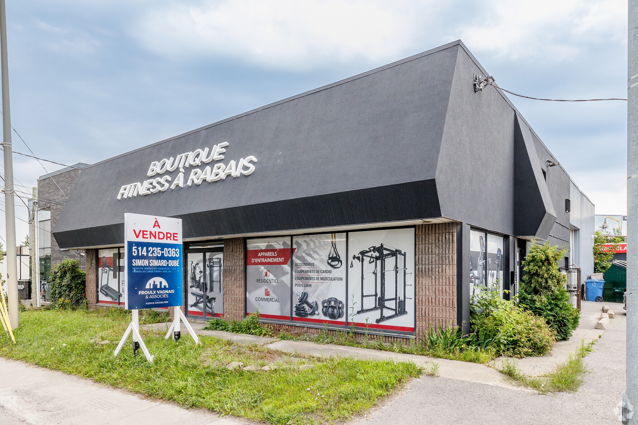 2190 Boul Des Laurentides, Laval, QC for sale Primary Photo- Image 1 of 5