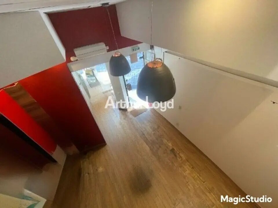 Retail in Reims for lease Interior Photo- Image 1 of 6