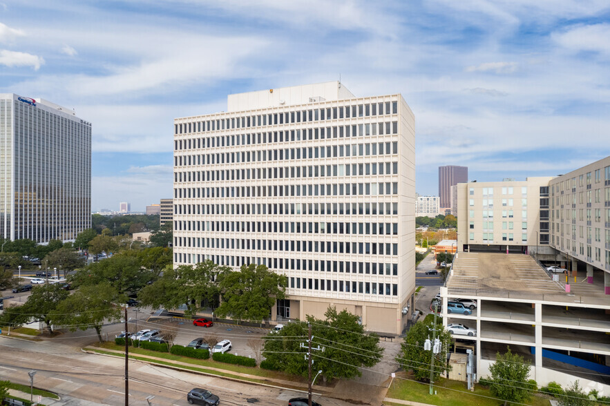 5433 Westheimer Rd, Houston, TX for lease - Building Photo - Image 2 of 6