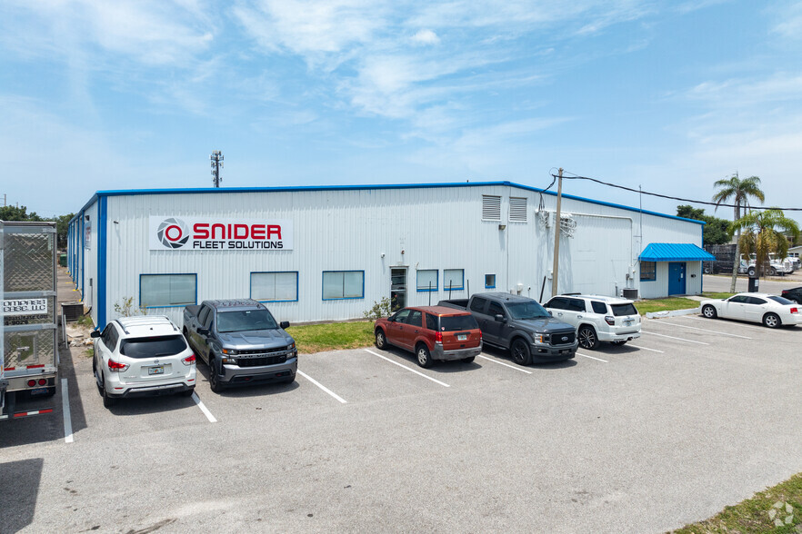 4320 E 15th St, Bradenton, FL for lease - Primary Photo - Image 1 of 16