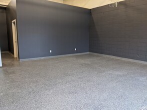 8312-8314 Fraser Av, Fort McMurray, AB à louer Photo intérieure- Image 1 de 6