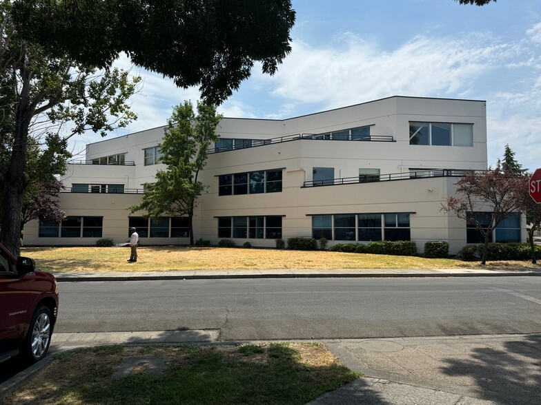 55 1st St, Lakeport, CA for lease - Building Photo - Image 1 of 8