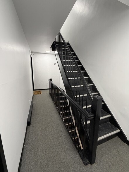 335 First Ave, New York, NY for sale - Lobby - Image 3 of 18