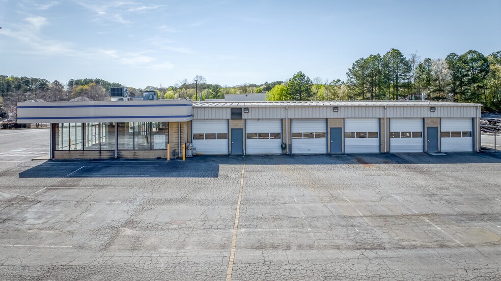 6211 Lawrenceville Hwy, Tucker, GA à louer - Photo du bâtiment - Image 3 de 7