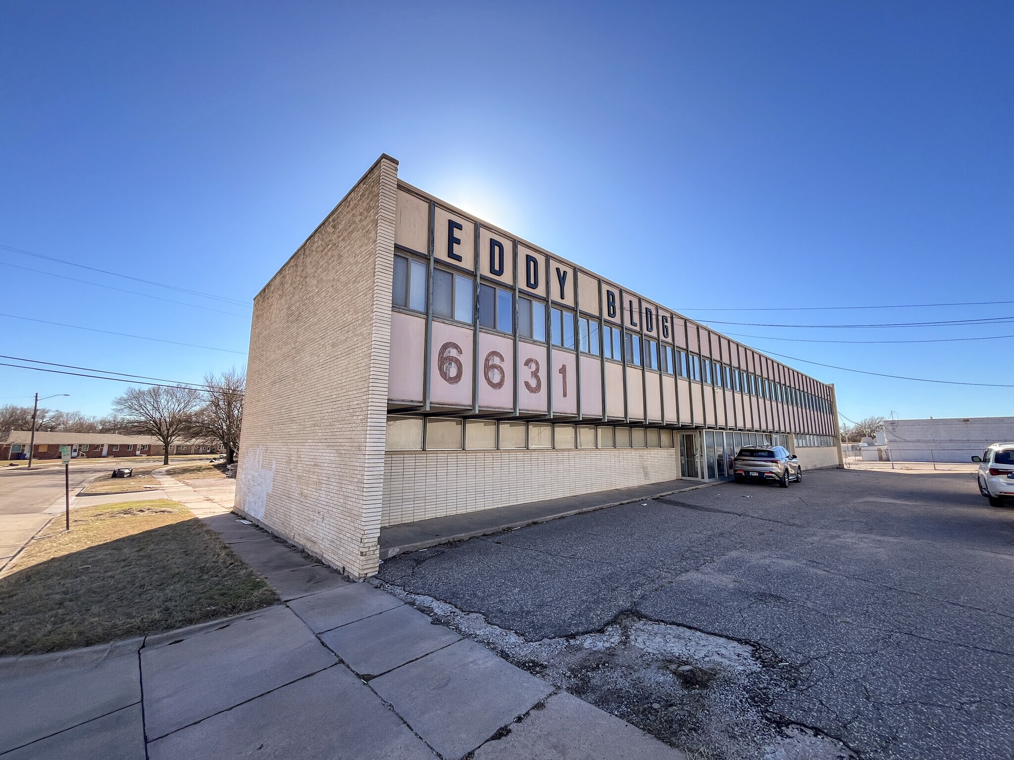 6631 E Kellogg Dr, Wichita, KS for lease Building Photo- Image 1 of 17
