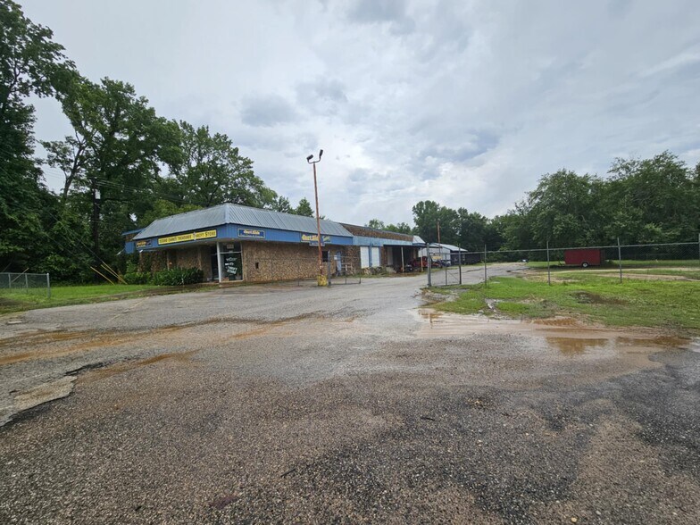 1420 E Palestine Ave, Palestine, TX à vendre - Photo du bâtiment - Image 3 de 50