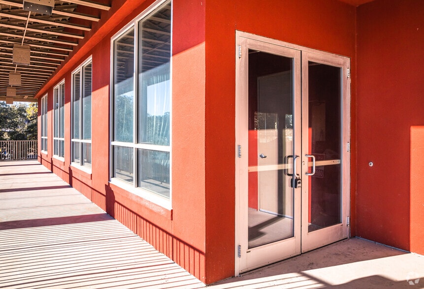 309 Water St, Boerne, TX for lease - Building Photo - Image 3 of 5