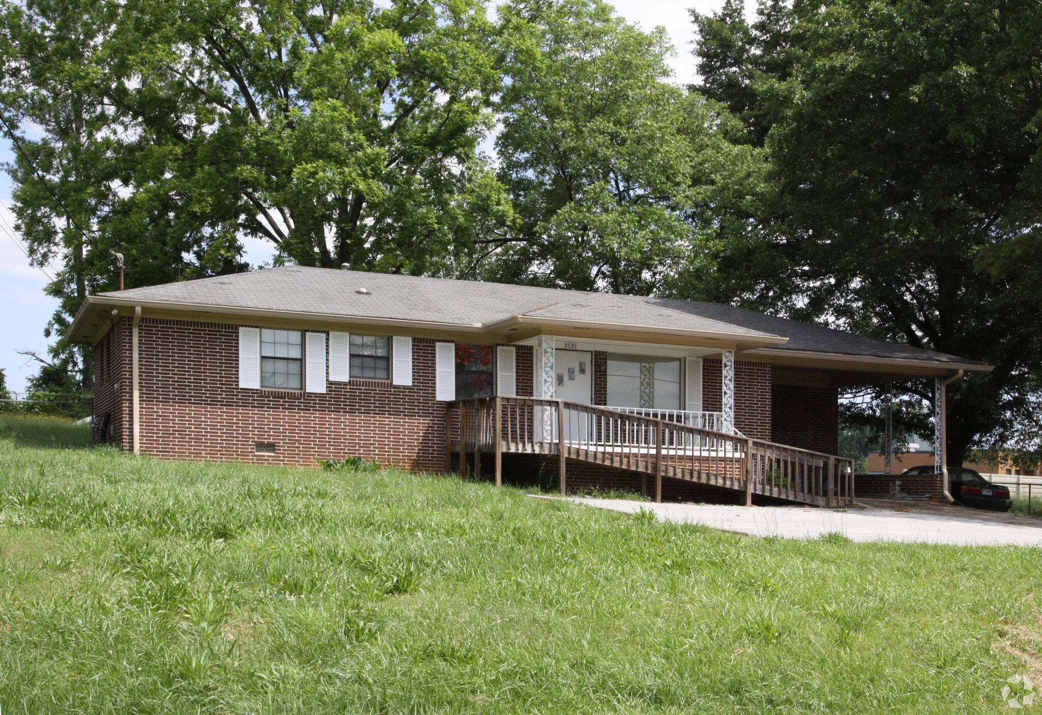 Two Assets portfolio of 2 properties for sale on LoopNet.ca Primary Photo- Image 1 of 3