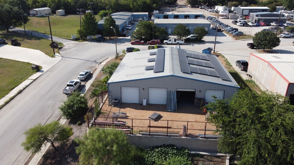 6631 Topper Run, San Antonio, TX for lease - Primary Photo - Image 1 of 12