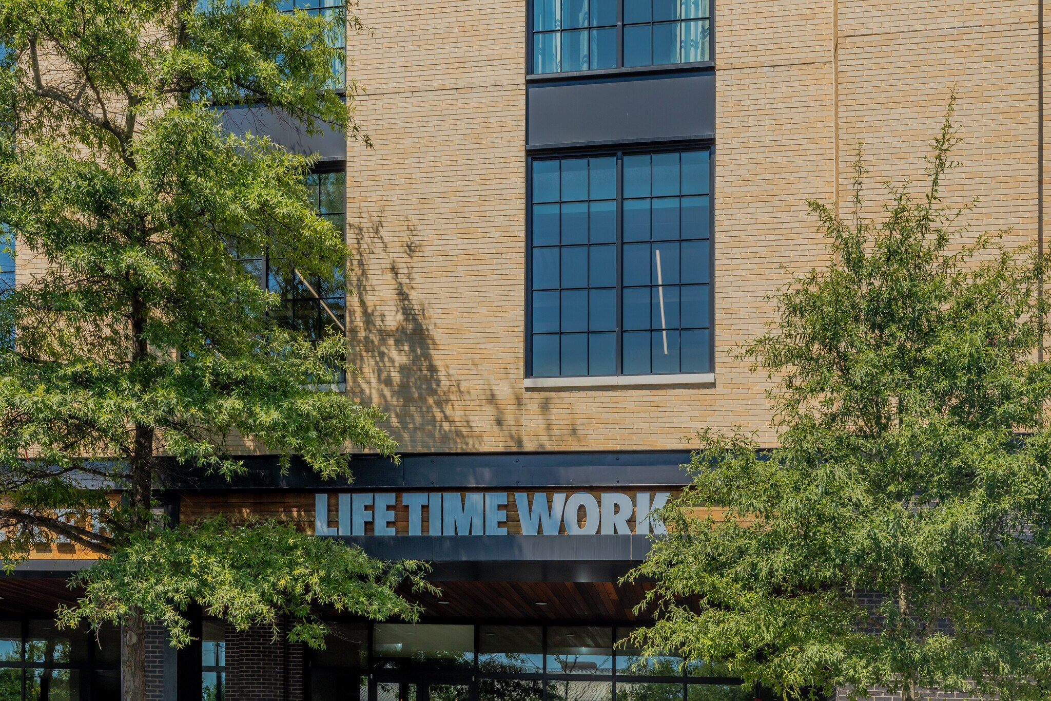 1440 N Edgewood St, Arlington, VA à louer Photo du bâtiment- Image 1 de 18