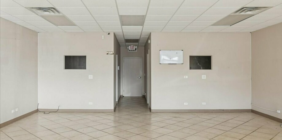 1717 N Rand Rd, Palatine, IL à vendre Photo intérieure- Image 1 de 5