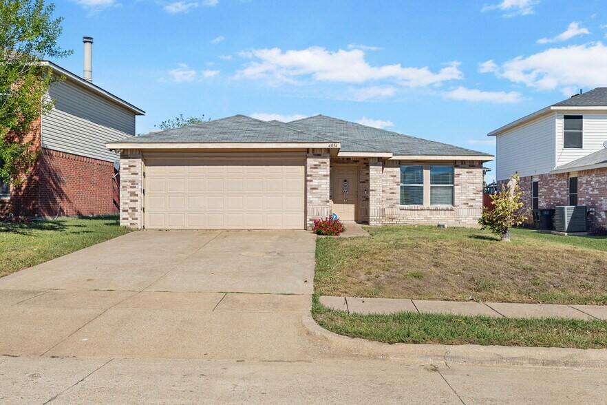 4054 Gray Fox Dr, Fort Worth, TX à vendre - Photo principale - Image 1 de 3