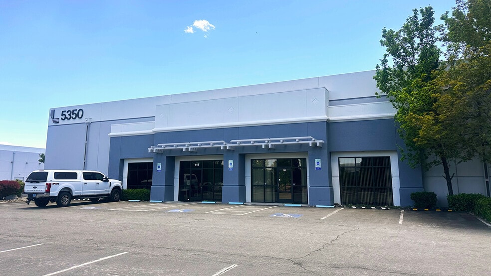 5350 Capital Ct, Reno, NV for lease - Building Photo - Image 1 of 5