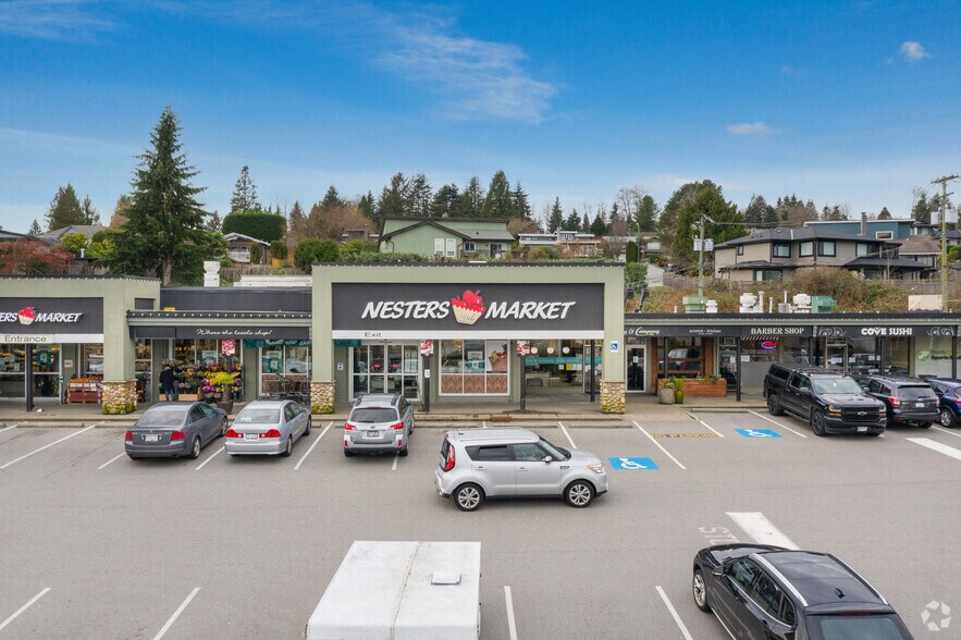 383-477 Dollarton Hwy, North Vancouver, BC à louer - Photo du bâtiment - Image 3 de 5