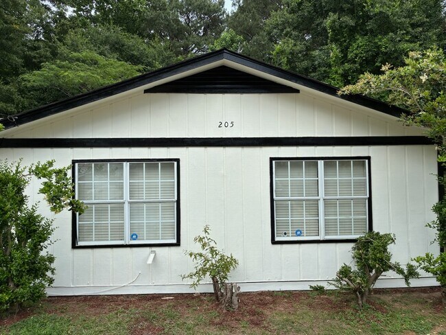 Plus de détails pour 205 Glenview Ter, Winder, GA - Multi-résidentiel à vendre